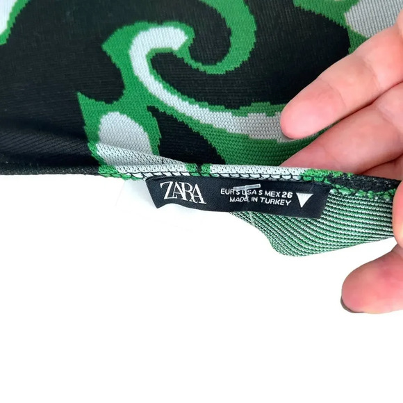 Zara‎ Jacquard Asymmetric One Shoulder Crop Top Ring Detail Black Green Small - Picture 7 of 9